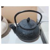 CAST IRON TEAPOT WITH HANDLE