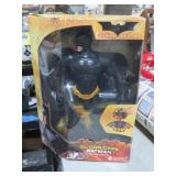 BATMAN BEGINS ACTION CAPE FIGURE IN BOX
