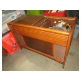 VTG MAGNAVOX RECORD/STEREO PLAYER