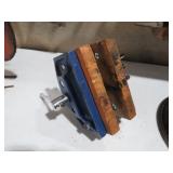 HEAVY DUTY BENCH TOP VICE