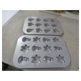 (2) 1990S PAMPERED CHEF CAKE PANS