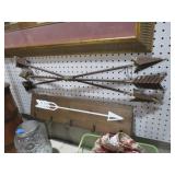 METAL ARROWS AND COAT RACK