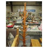 CEDAR LOG HAT TREE