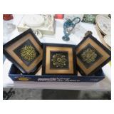3 MEDALLION WALL DECOR 8"X8"
