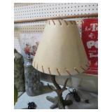 METAL TREE BASE WITH PINE TREE SHADE