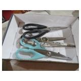COLLECTION OF VINTAGE SCISSORS