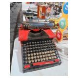 VIN SWITH PREMIER METAL 10YR OLD TYPEWRITER NM10