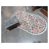 VTG PADDED FOOTSTOOL & HAND HOOKED ACCENT RUG