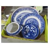 4PIECE BLUE WILLOW COLLECTION