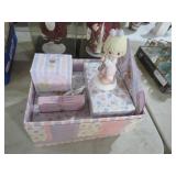 FRIENDS ARE HELD WITHIN THE HEART PMOMENT FIGURINE