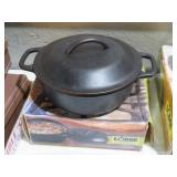 LODGE CAST IRON POT WITH BOX