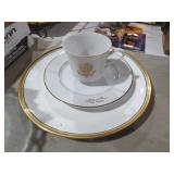 COLL OF VINTAGE RICHARD NIXON PRES PLATES AND CUPS