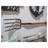 VINTAGE POTATO PITCHFORK