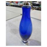 VINTAGE CAVALIER GLASS COBALT BLUE GLASS VASE
