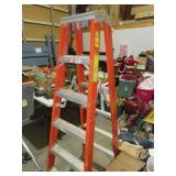 6 FT FOLDING LADDER