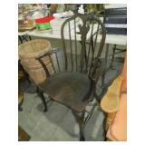 ANTIQUE ARM CHAIR