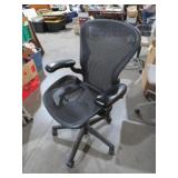 ROLLING OFFICE CHAIR