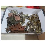 COLLECTION OF VINTAGE BRASS AND OTHER HANDLES