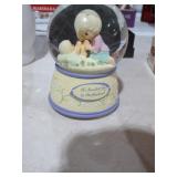 PRECIOUS MOMENTS MUSICAL SNOWGLOW (MOTHERHOOD)