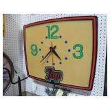 VTG 7 UP LIGHTED WALL CLOCK