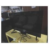 SAMSUNG 40" FLAT SCREEN TV W/ REMOTE