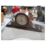 VINTAGE MANTLE CLOCK WITH KEY
