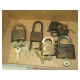 COLLECTION OF VINTAGE BRASS LOCKS AND KEYS