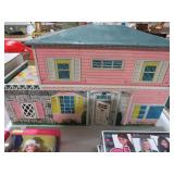 1950S TIN LINTHO DOLLHOUSE