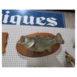 FISH MOUNTED ON WOOD PLAQUE TAXIDERMY