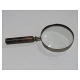 VINTAGE WOOD HANDLED MAGNIFYING GLASS