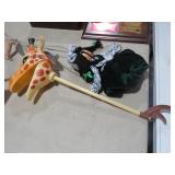 WOODEN PUPPET AND GIRAFFE GRABBER