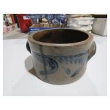 BLUE DECORATED DOUBLE HANDLE CROCK