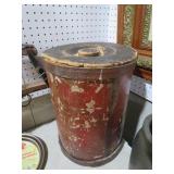 VINTAGE WOODEN BARREL WITH LID