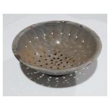 VINTAGE GRANITEWARE STRAINER BOWL