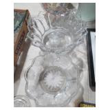 SET OF TWO VINTAGE DECORATIVE GLASS BOWLS