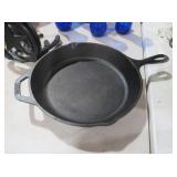 LODGE CAST IRON DUAL HANDLE SKILLET