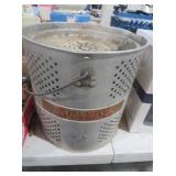 STAY-ALIVE VINTAGE METAL MINNOW BUCKET