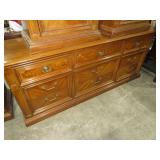 PREFFERED EDITIONS 9 DRAWER 2 MIRROR DRESSER