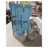 LLADRO PORCELAIN WOMEN W/ GEESE FIGURINE