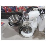 SUNBEAM MIXMASTER STAND MIXER WITH BOWLS