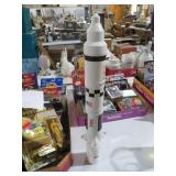 APOLLO SATURN V ROCKET MODEL