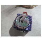 GLASS SNUFF BOTTLE WITH HAND PAINTED HORSE