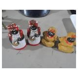 (2) SETS BLACK AMERICAN S&P SHAKERS