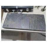 CAST IRON REVERSIBLE GRIDDLE AND GRILL PLATE
