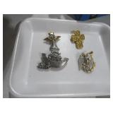 COLLECTION OF NOAHS ARK & ANGEL BROOCHES