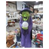 NICE  SCARY WITCH LIGHTED BLOW MOLD
