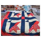 VINTAGE RED FLORAL PATTERNED FULL SIZE QUILT