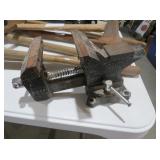 HEAVY DUTY METAL BENCH VISE