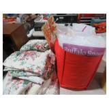 FLORAL QUILT BEDDING AND BUFFALO SNOW DECOR LOT