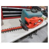BLACK+DECKER 17-INCH ELECTRIC HEDGE TRIMMER